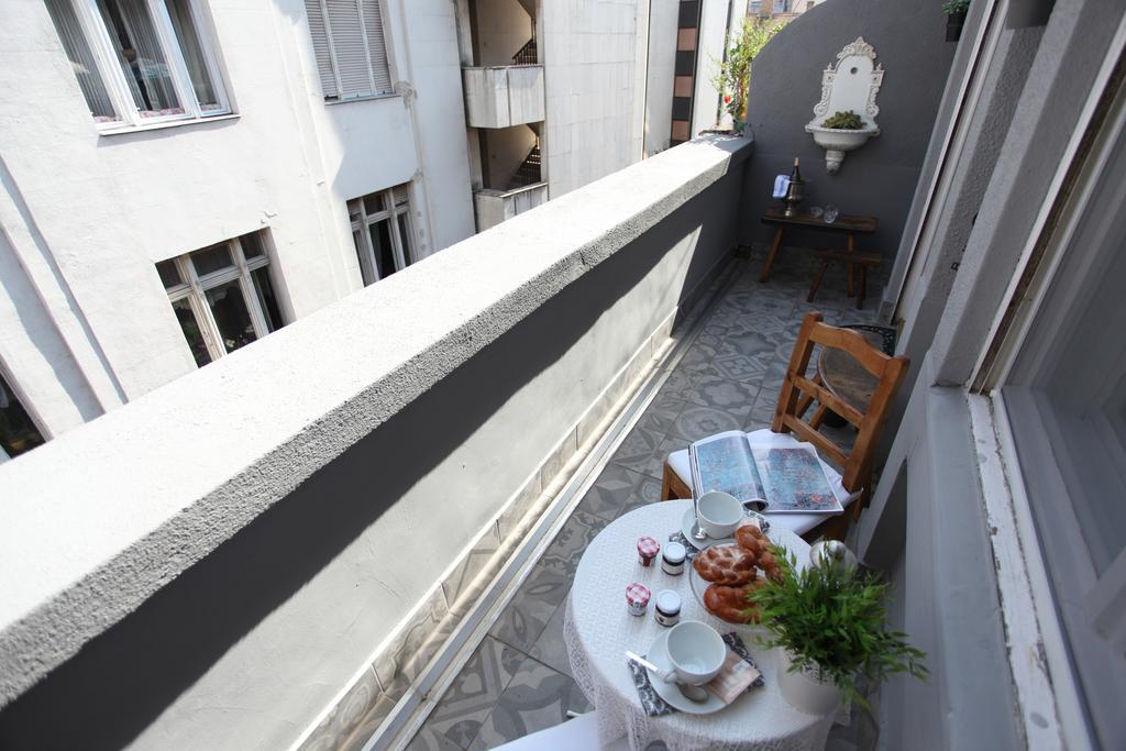 D.Five Neo-Baroque Apartment With Terrace Budapest Exterior photo